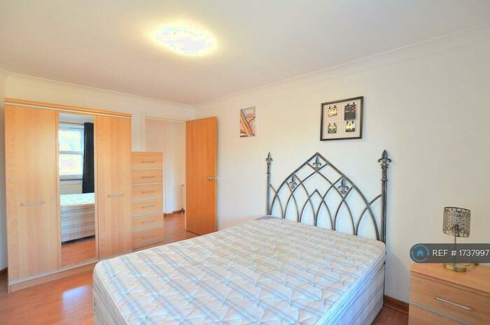 2 Bedroom Flat To Rent In Blackstock Road, London, N4