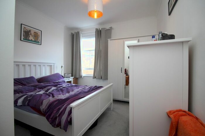 1 Bedroom Flat To Rent In Montague Road, London, N8