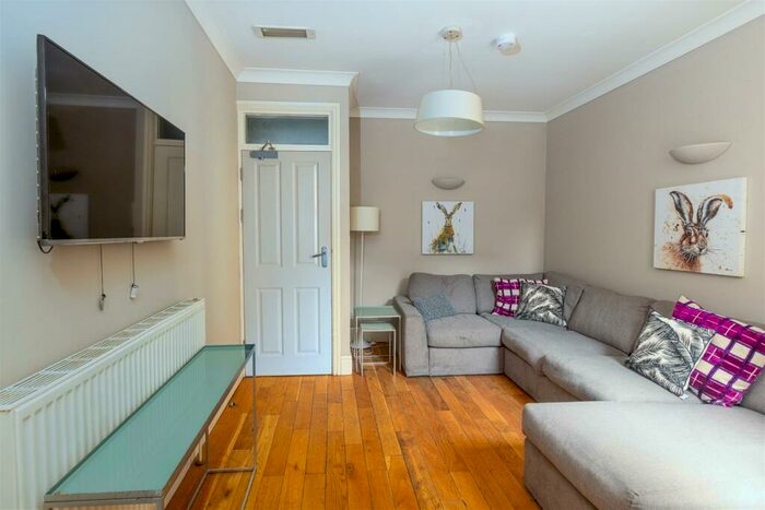 6 Bedroom End Of Terrace House To Rent In Kimbolton Avenue, Lenton, Nottingham, NG7