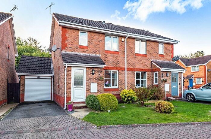 3 Bedroom Semi-Detached House To Rent In Glenmore Road, Swindon, SN25