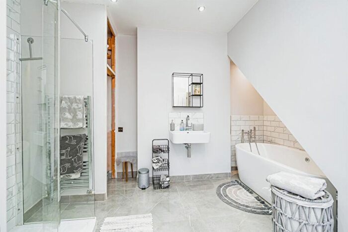 2 Bedroom Semi-Detached House For Sale In Deepdale Lane, Dudley, DY3