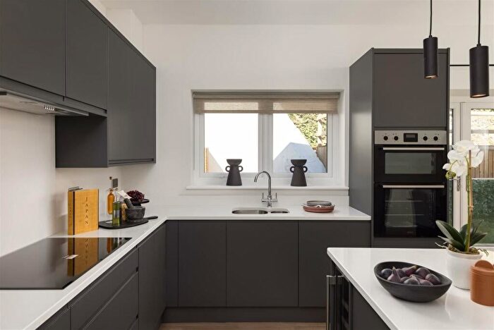 5 Bedroom Detached House To Rent In Springfield Road, Epsom, KT17