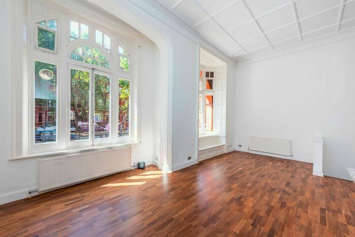 2 Bedroom Flat To Rent In Hans Place, Knightsbridge, London, SW1X