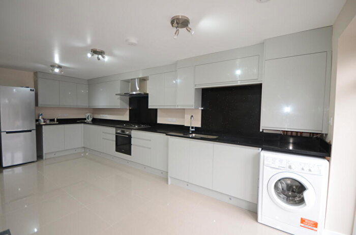 5 Bedroom Terraced House To Rent In Arthur Road, SL4