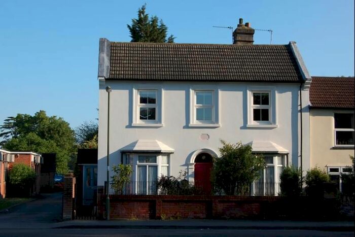 2 Bedroom Maisonette To Rent In Bond Street, Englefield Green, Surrey, TW20