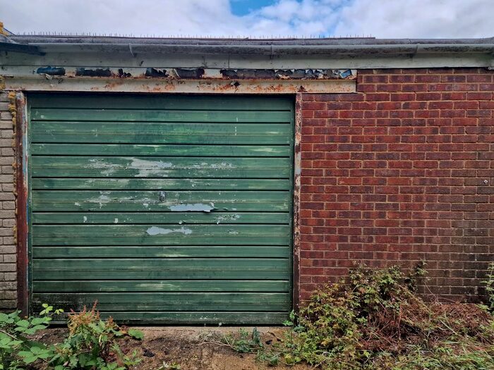 Property To Rent In Hazelwood Close, Luton, Bedfordshire, LU2