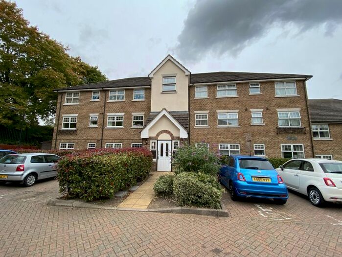 2 Bedroom Flat To Rent In Polaris Court, Mariners Close, New Barnet, London, EN4