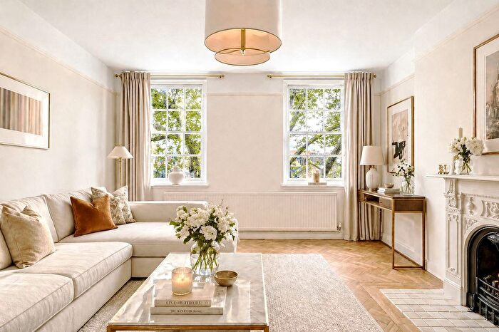3 Bedroom Flat For Sale In Holland Street, London, W8