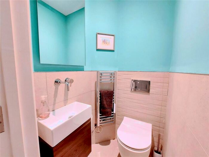 2 Bedroom Apartment For Sale In Spur Hill Avenue, Lower Parkstone, Poole, BH14