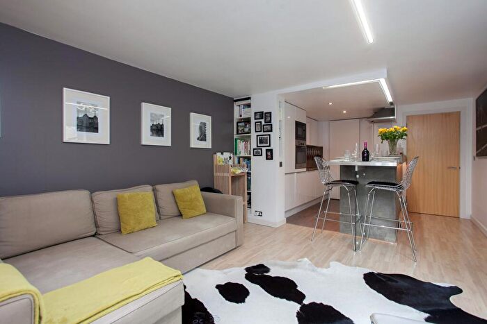 2 Bedroom Flat To Rent In Connexion Building, SW11