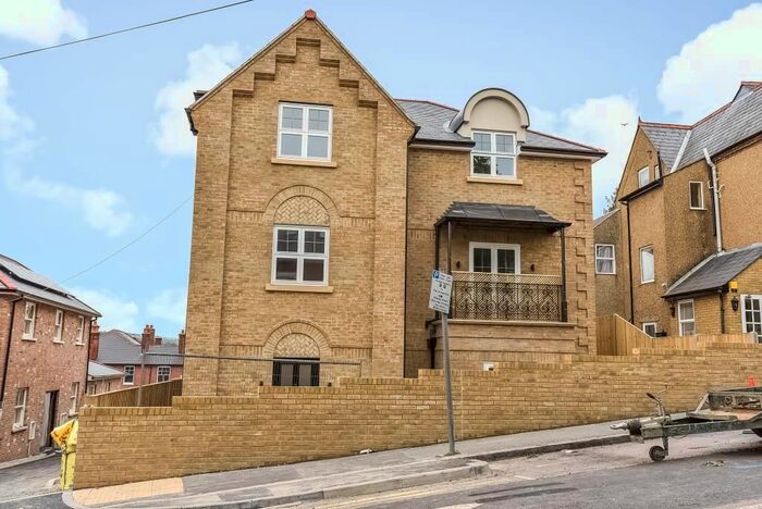 1 Bedroom Maisonette To Rent In Priory Road, High Wycombe, HP13