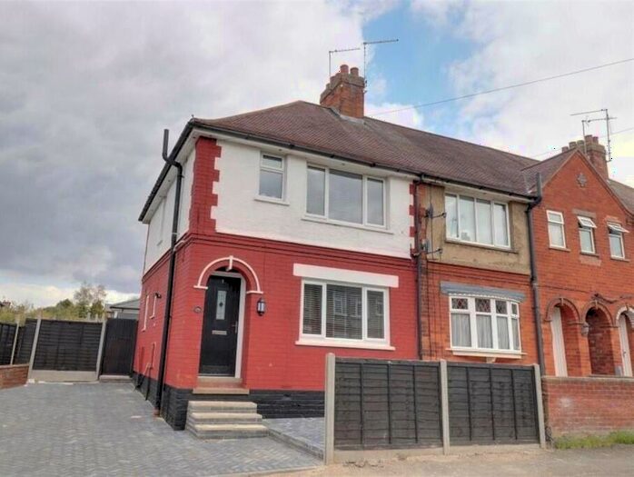 3 Bedroom End Of Terrace House To Rent In Kings Avenue, Higham Ferrers, Rushden, NN10