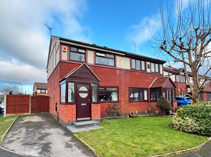 3 Bedroom Semi Detached House For Sale In Alders Court, Oldham, OL8
