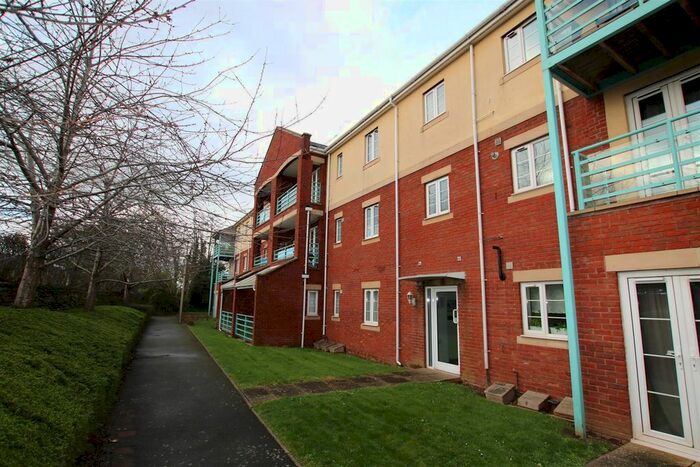 2 Bedroom Flat To Rent In Russell Walk, Exeter, EX2