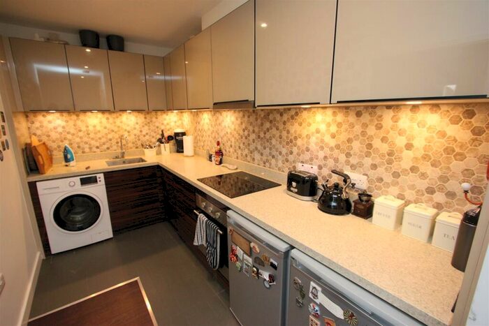 1 Bedroom Apartment To Rent In King Henry Terrace, Sovereign Court, Wapping, E1W