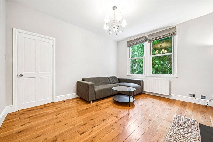 3 Bedroom Flat To Rent In Dents Road, London, SW11