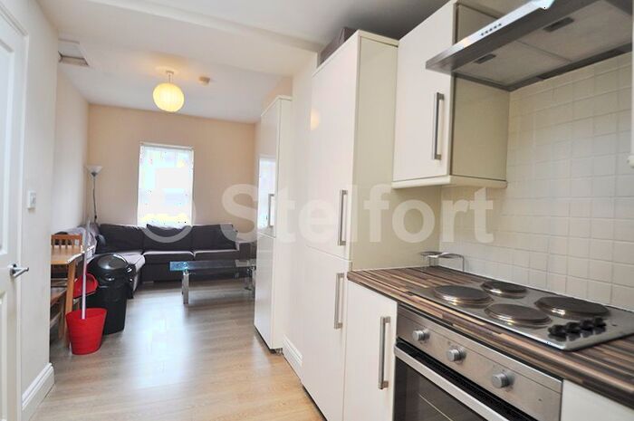 2 Bedroom Flat To Rent In Holloway Road, London, N7