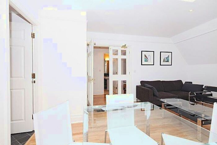 2 Bedroom Apartment To Rent In Cursitor Street, London, EC4A