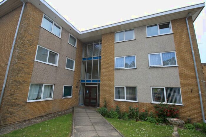 2 Bedroom Flat To Rent In Castle Bay, Sandgate, CT20