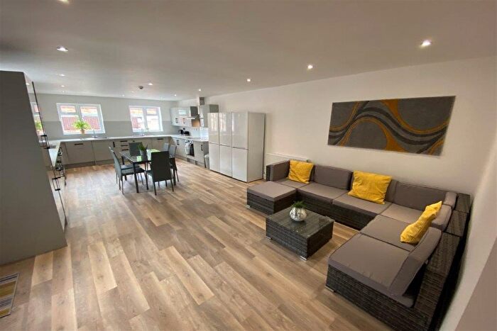 1 Bedroom Detached House To Rent In Rooms At City Road, Beeston, NG9