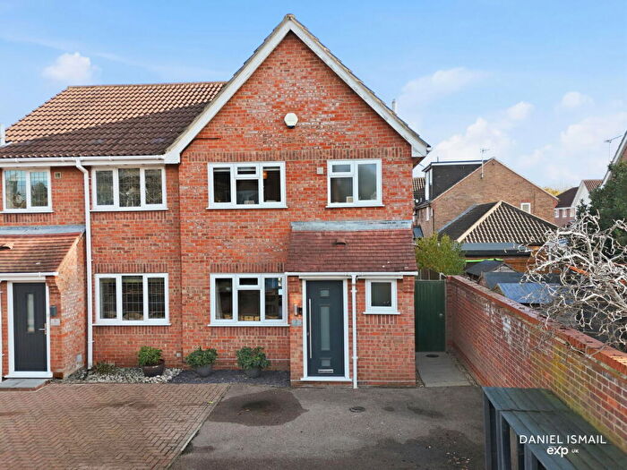 3 Bedroom Semi-Detached House For Sale In Coburg Lane, Langdon Hills, Basildon, SS16