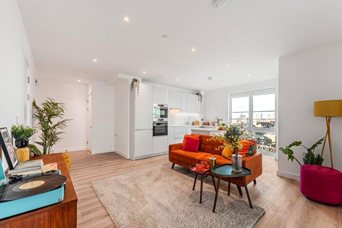 1 Bedroom Flat For Sale In Corner Place, - Herald Street, E2