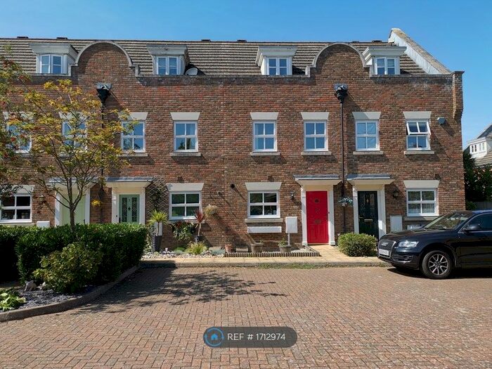 3 Bedroom Terraced House To Rent In Winston Avenue, Kings Hill, West Malling, ME19