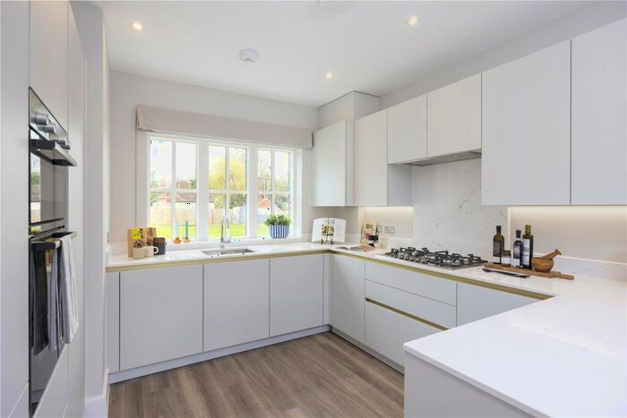 3 Bedroom Detached House For Sale In Old Portsmouth Road, Artington, Guildford, Surrey, GU3
