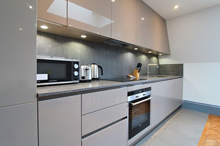 2 Bedroom Flat For Sale In Comeragh Road, Barons Court, W14