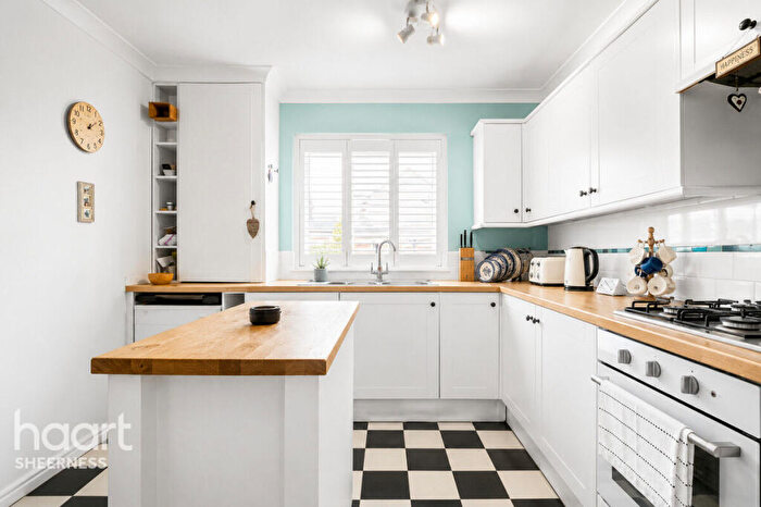 3 Bedroom Bungalow For Sale In Queens Road, Minster, ME12