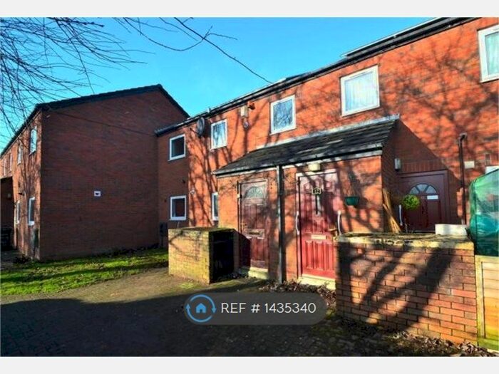 2 Bedroom Maisonette To Rent In Jepson Street, Stockport, SK2