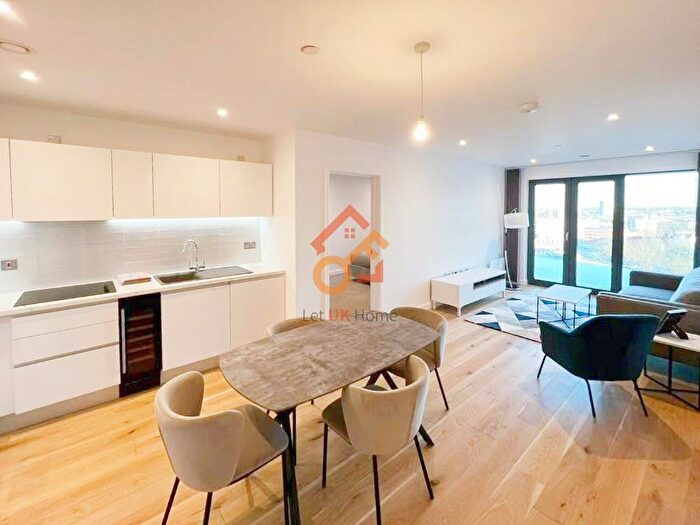 2 Bedroom Flat For Sale In The Axium, Windmill Street, Birmingham, B1