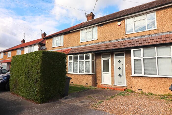 2 Bedroom Terraced House To Rent In Peartree Road, Luton, Bedfordshire, LU2