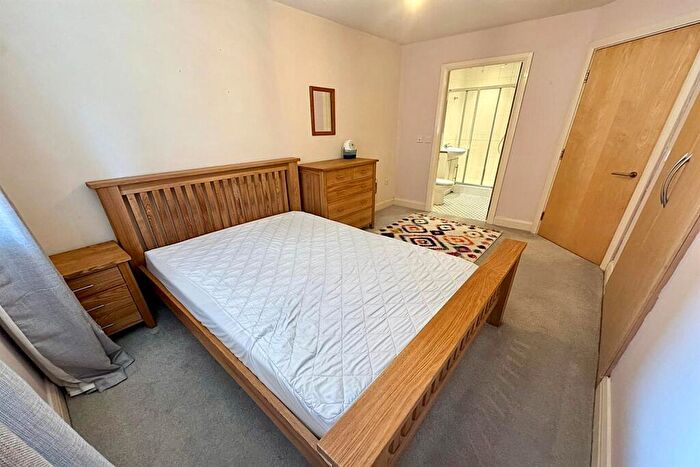 2 Bedroom Apartment For Sale In Withington Road, Whalley Range, M16
