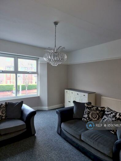 2 Bedroom Flat To Rent In Market Street, Hoylake, CH47