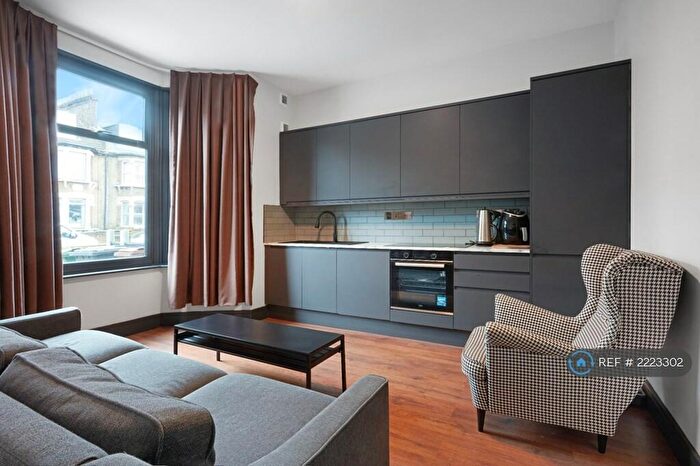 Studio To Rent In Grove Green Road, London, E11