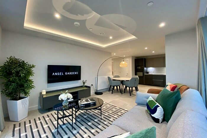 2 Bedroom Apartment To Rent In Angel Gardens, Manchester, M4