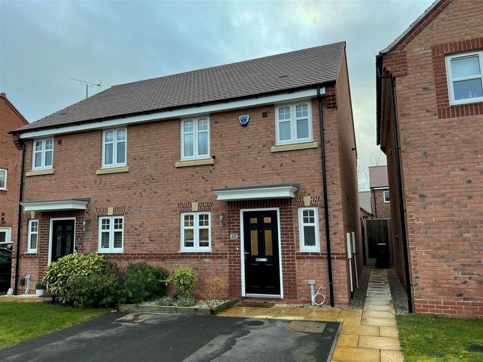3 Bedroom Semi-Detached House To Rent In Clifton Drive, Littleover, Derby, DE23