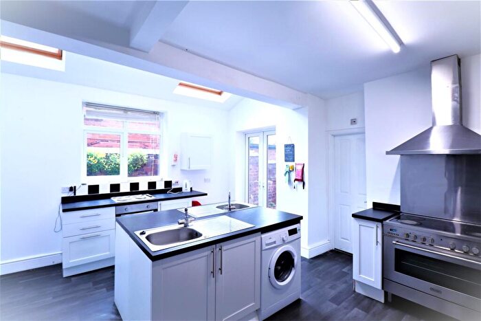 1 Bedroom Terraced House To Rent In Bedroom, First Floor Front Left, Birmingham, B16