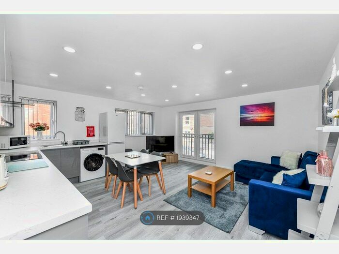 2 Bedroom Flat To Rent In Woodstock Street, Hucknall, Nottingham, NG15