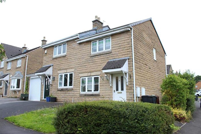 3 Bedroom Semi Detached House To Rent In Crowden Drive, Hadfield, Glossop, SK13