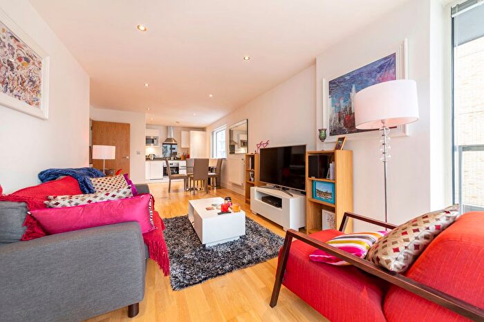 2 Bedroom Flat To Rent In Dowells Street, Greenwich, SE10