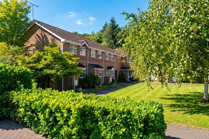 2 Bedroom Terraced House To Rent In Lightwater, Surrey, GU18