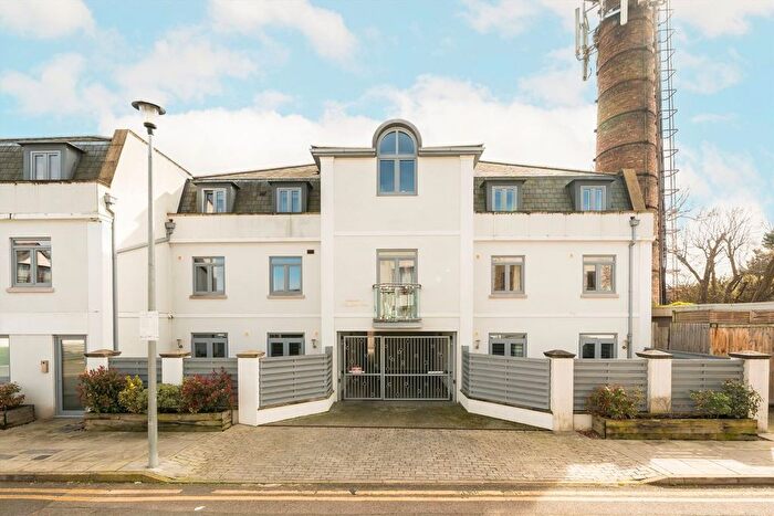 2 Bedroom Flat For Sale In Pouparts Place, Twickenham, TW2