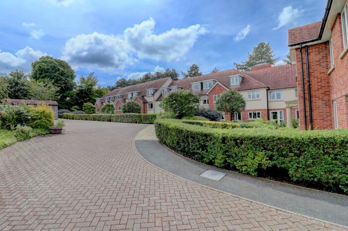 1 Bedroom Apartment For Sale In Wellington Avenue, Princes Risborough, Buckinghamshire, HP27