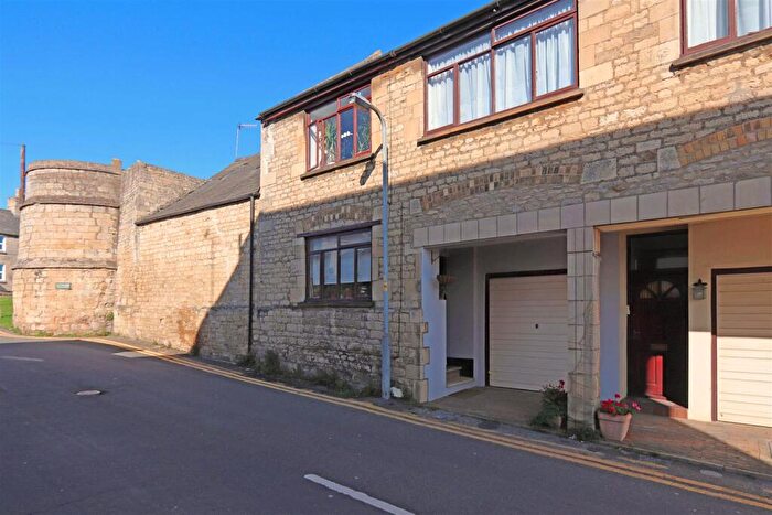 2 Bedroom End Of Terrace House To Rent In Petergate, Stamford, PE9