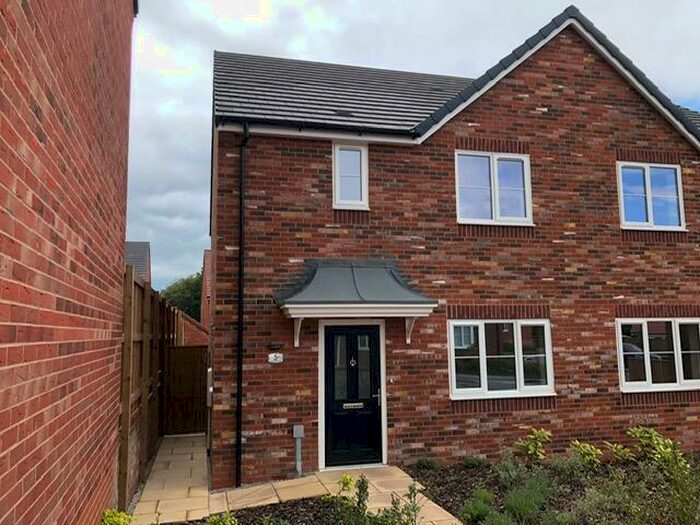 3 Bedroom House To Rent In Cypress Avenue, Clay Cross, Chesterfield, S45