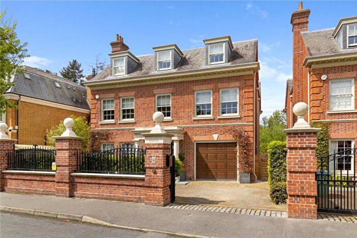 6 Bedroom Detached House For Sale In Mayfield Road, Weybridge, KT13