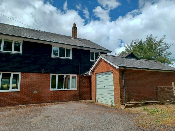 3 Bedroom Semi-Detached House To Rent In Brick Kiln Lane, Alton, GU34