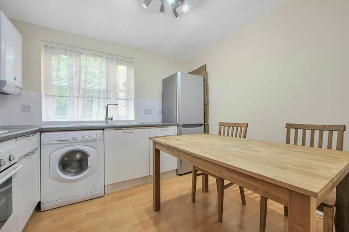 2 Bedroom Flat To Rent In Wellington Way, E3